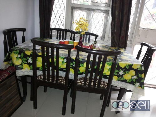 Dinning table with chairs for sale at Delhi 1 