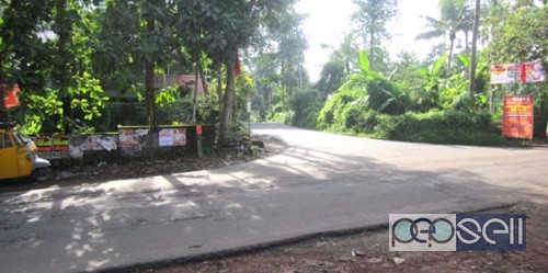 Land for commercial space with small building near Kakka 0 