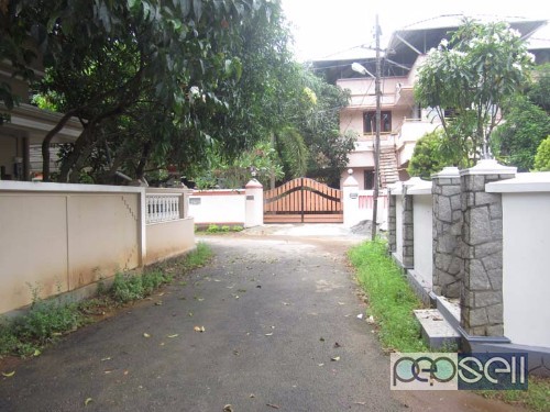 Luxurious Bungalow for sale at Thrissur 0 