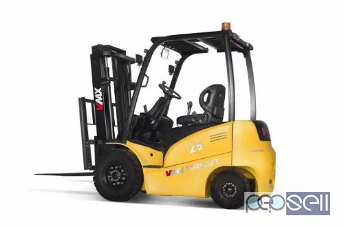  5 ton Fork lifter available for rent available immediately in Dubai 2 