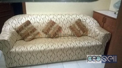 5 seater sofa for sale at Ras al Khaymah 0 