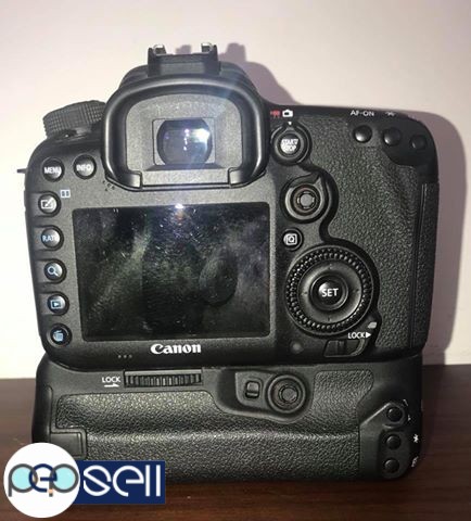 Canon 7D Mark II body with grip, extra battery and 64gb CF card 0 