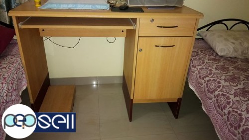 One year old Computer table for sale 0 