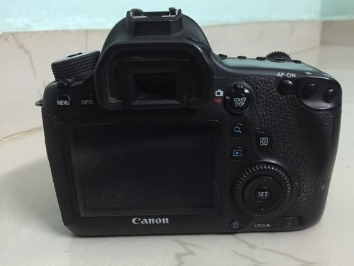 Canon EOS 6D body only for sale at North Parur 1 