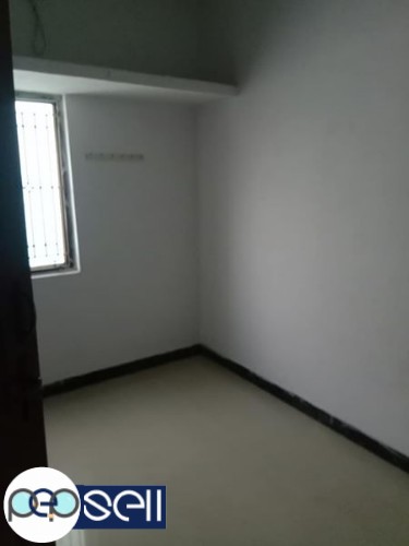 2bhk house with 3 cent land for sale. 8 to 10 yrs old. 1 