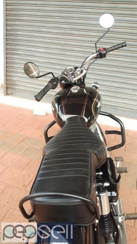 Royal Enfield standard 350 Showroom condition. No scratches 2 