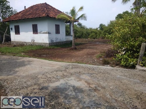 Old house and plot for sale at Vallarpadam 0 