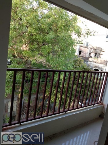 2bhk spacious flat in Tollygunj. 5mims from metro station. 2 