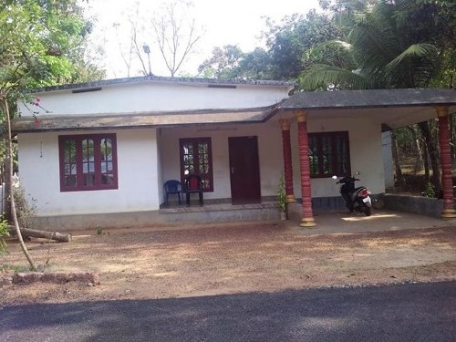 15 cent land and 3 bedroom house for sale in east of pallimukku jn. Chunakara. Alapuzha district. 0 