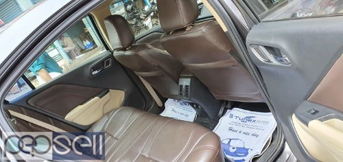Single owner 2017 Honda city V petrol car for sale 3 