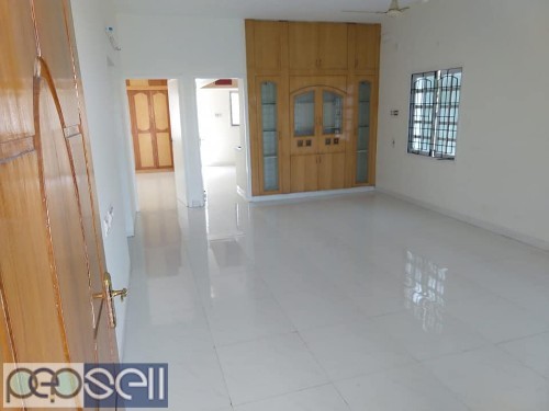 Independent house for sale 2400 sqft land 2600 built-up area 3 